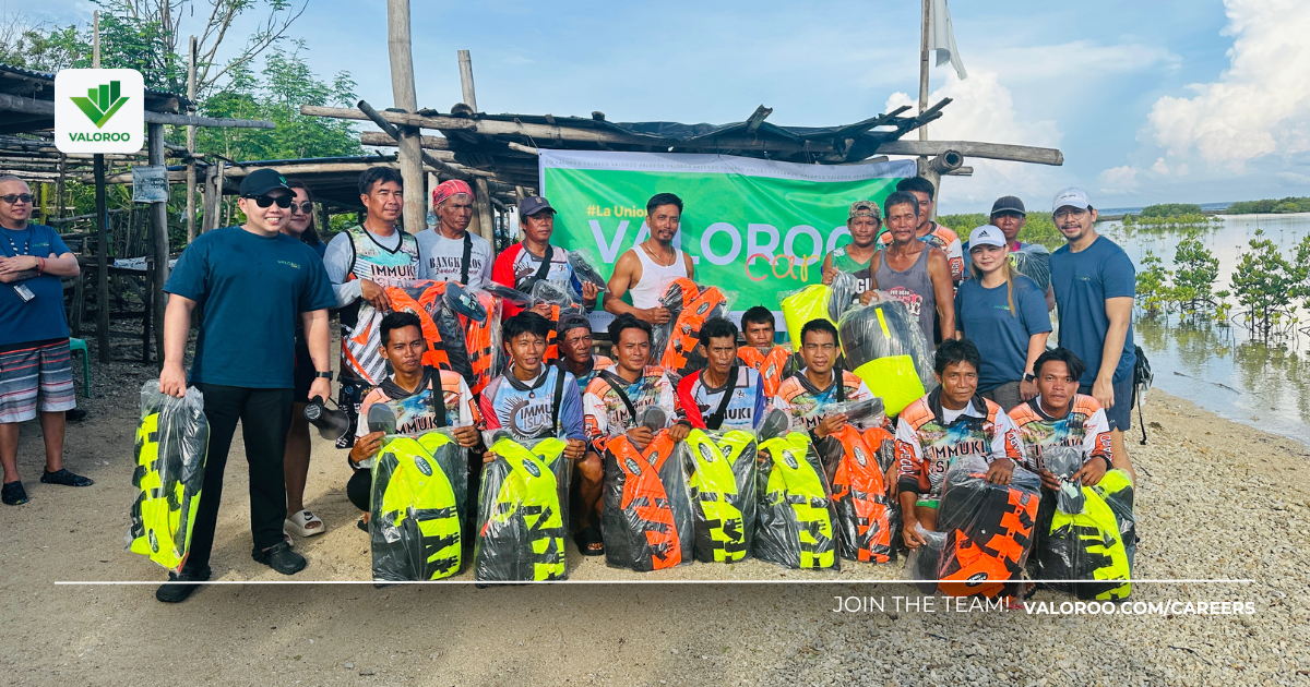 Valoroo's Positive Impact on Philippine Coasts Valoroo Philippines team making coastal impact at Immuki Island.